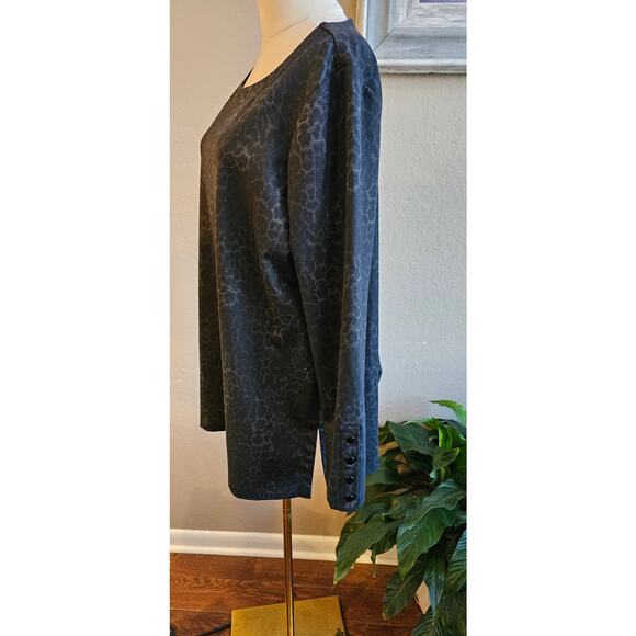 Chicos Women's Leopard Print Ponte Long Sleeve Tunic Top Size 2 Large Black Gray - Picture 3 of 7